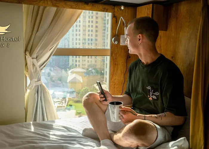 Lunar Hostel Plus Dubai
